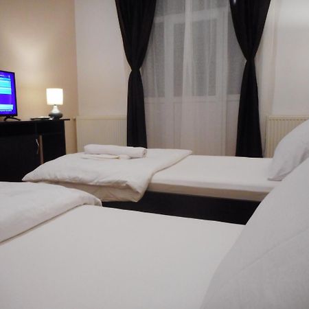 ויקטוריה Hotel Holiday Victoria מראה חיצוני תמונה